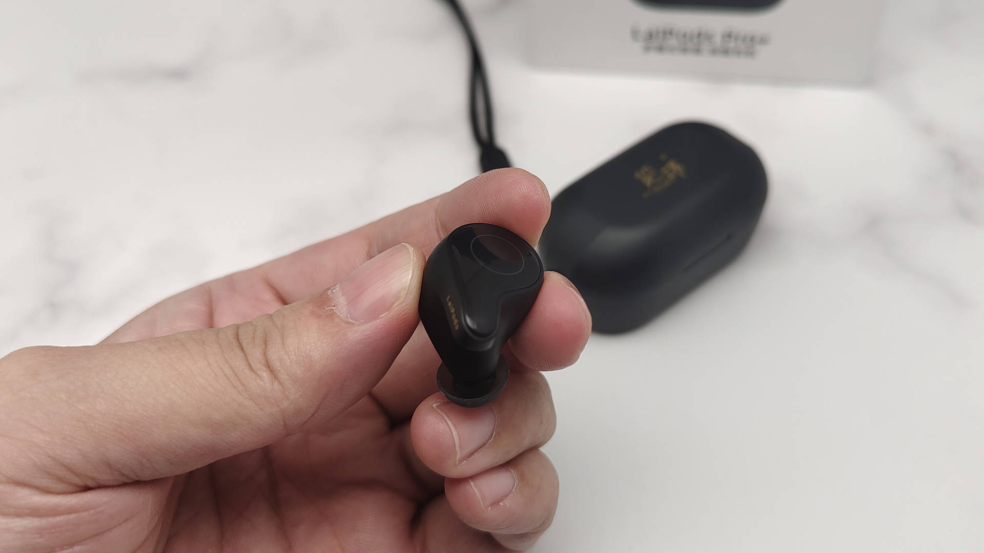 值得买的蓝牙耳机排行：让你生活变得更安静！头号玩家龙八国际网址过年好物推荐 这3款(图5)